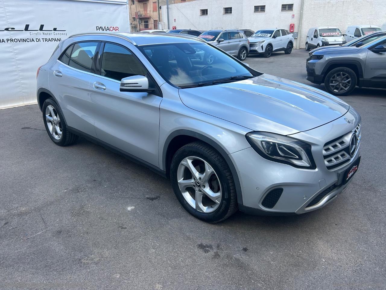 MERCEDES-BENZ GLA 220 d Automatic 4Matic Premium