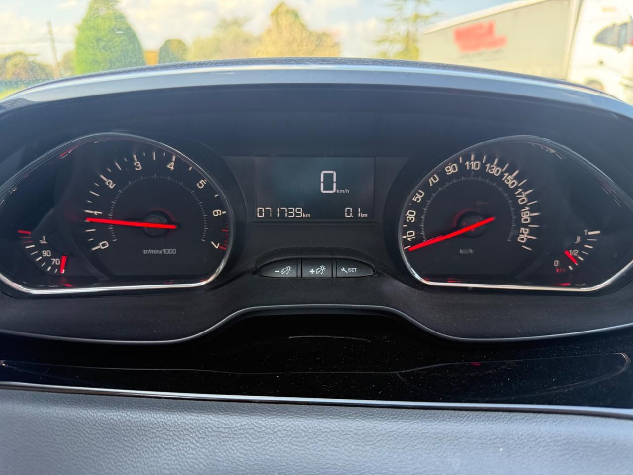 Peugeot 208 1.2 benzina 70 milaKM Neopatentati