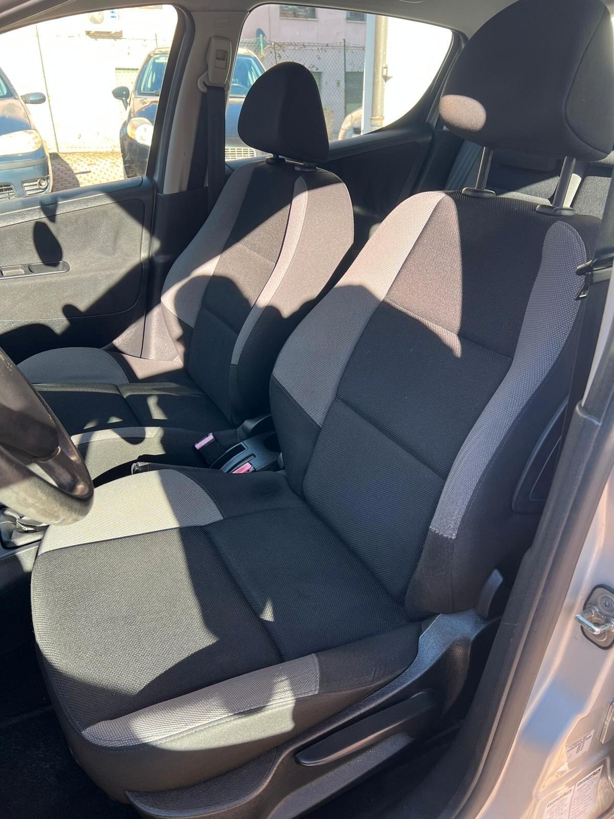 Peugeot 207 1.4 77.000KM OK NEOPATENTATI