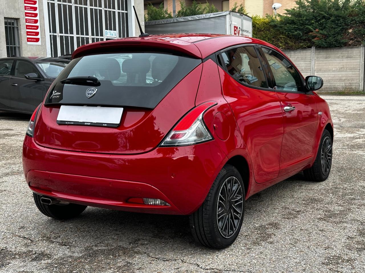 Lancia Ypsilon 1.2 69 CV 5 porte S&S Gold "NEOPATENTATI"
