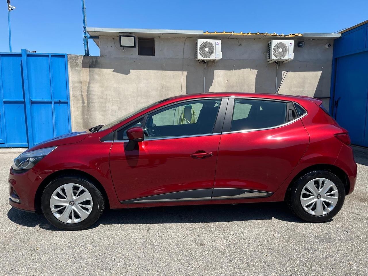 Renault clio 5P-900 tce-full-km 75000-2017