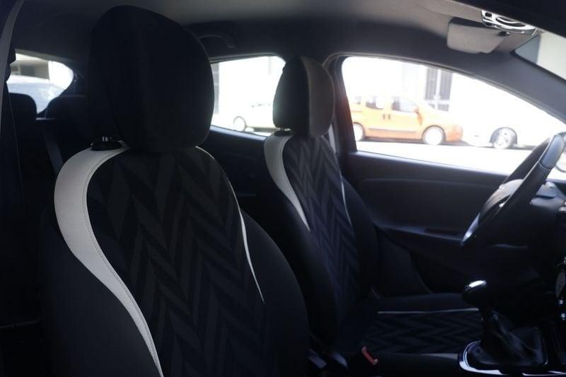 Lancia Ypsilon Lancia Ypsilon 0.9 TwinAir 85 CV AUTOMATICA 5 porte S&S DFN Platinum Unicoproprietario