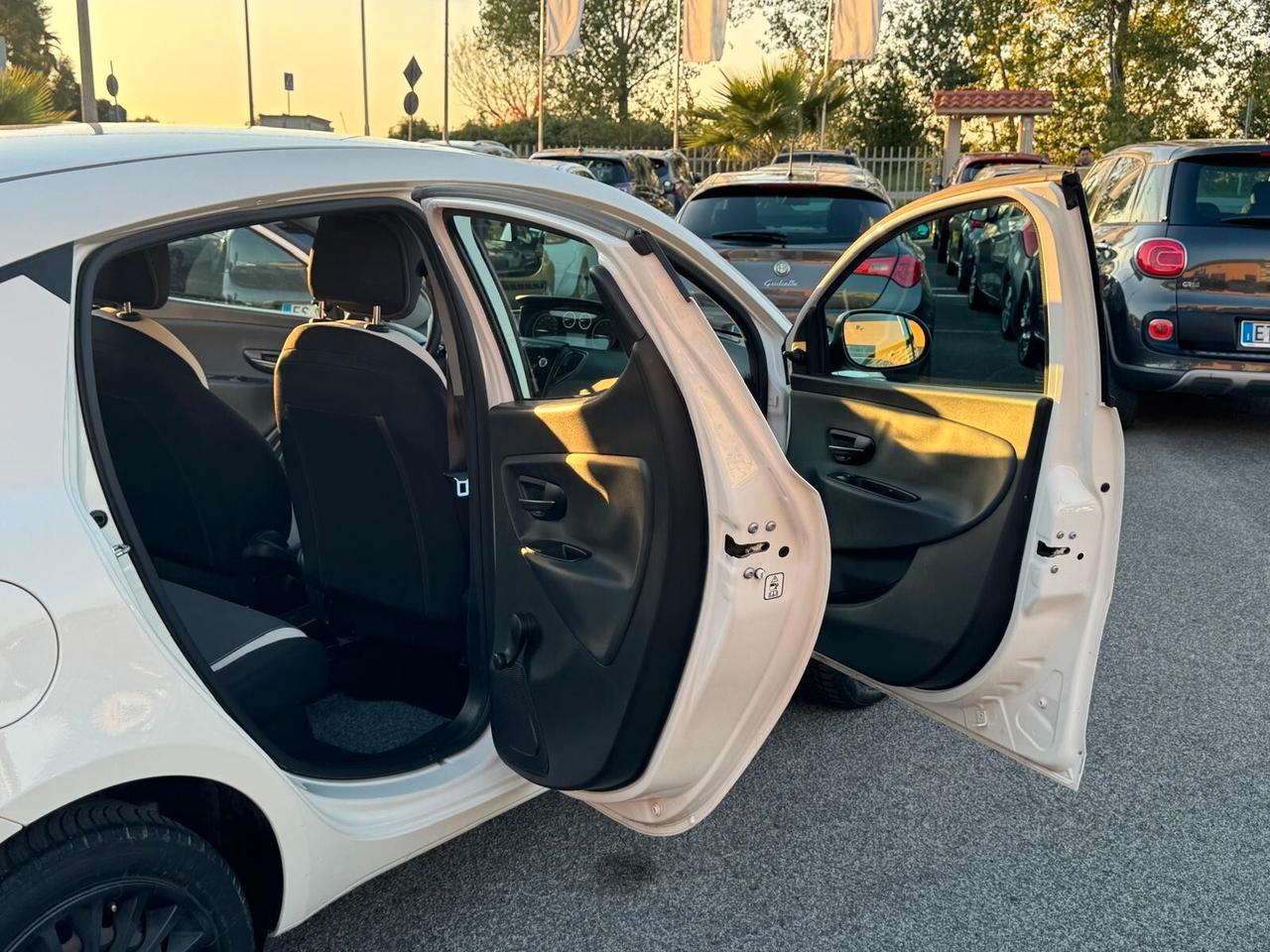 Lancia Ypsilon 1.2 BENZINA NEOPATENTATI 2015