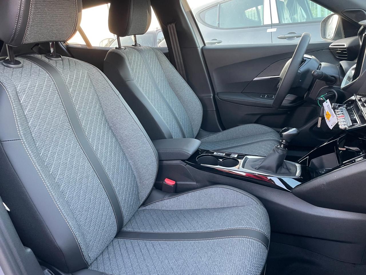 Peugeot 2008 PureTech 100 S&S Allure Km 0