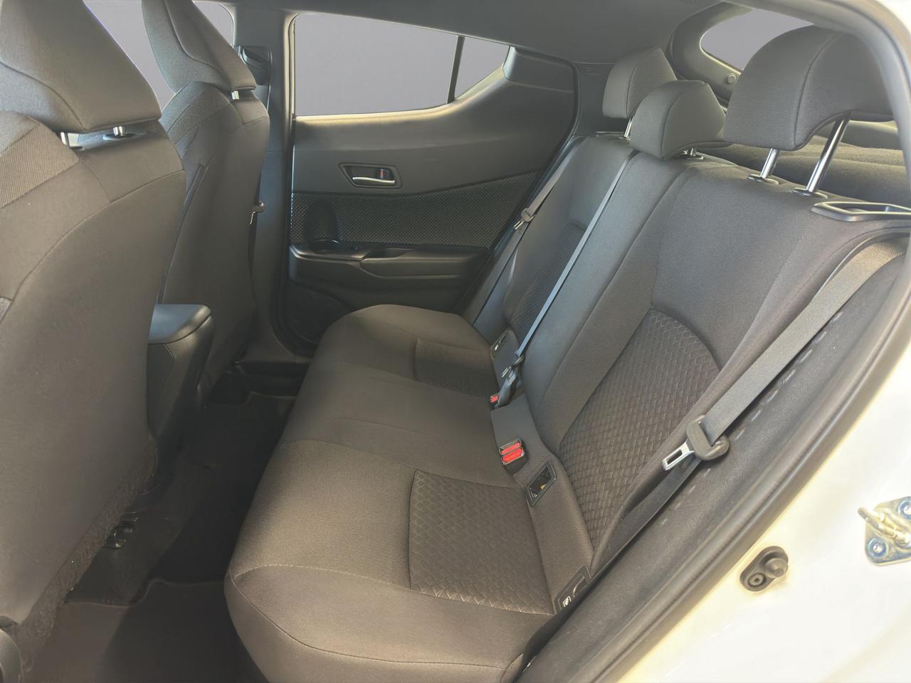 Toyota C-HR 1.8h Active e-cvt