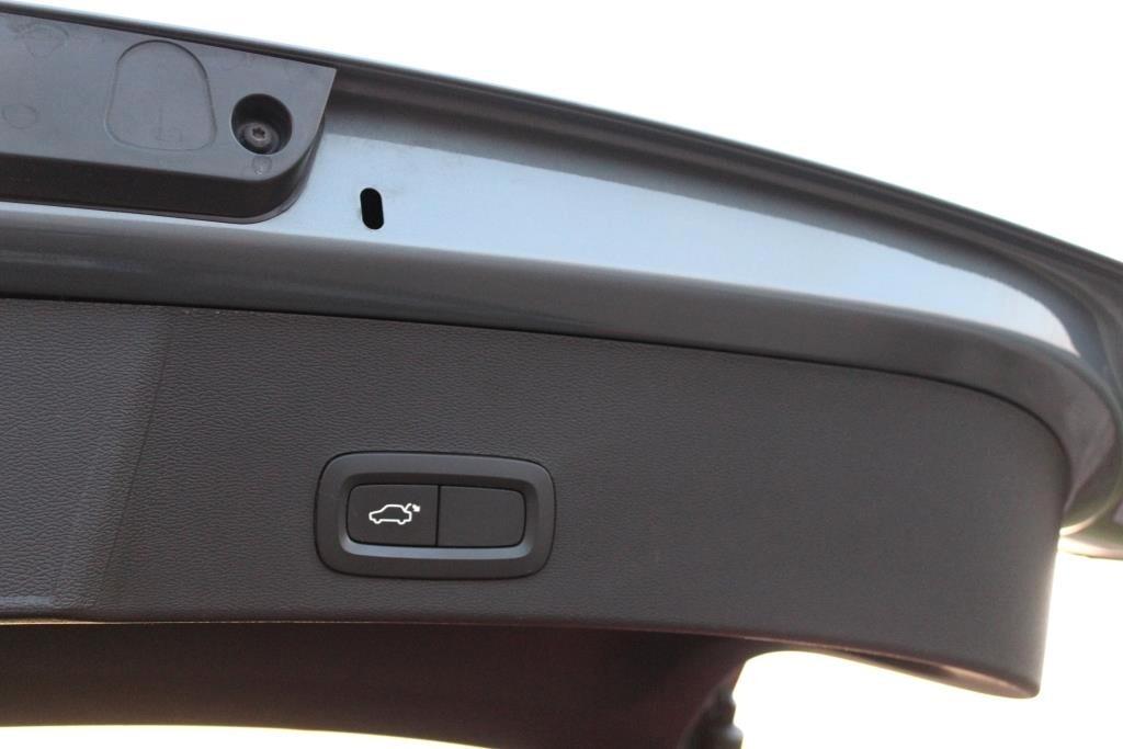 VOLVO XC40 D3 Momentum *FULL LED *Carplay