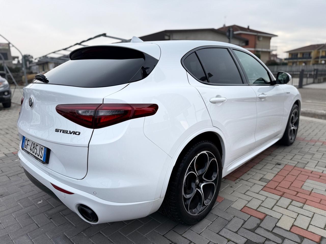 Alfa Romeo Stelvio 2.2 Turbodiesel 210 CV AT8 Q4 Veloce