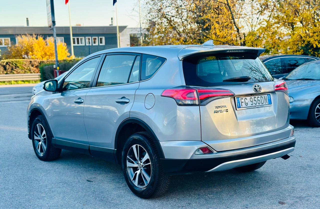 Toyota RAV 4 2016 2.0 D-4D km 130,000 ok neopatentati ! ! !