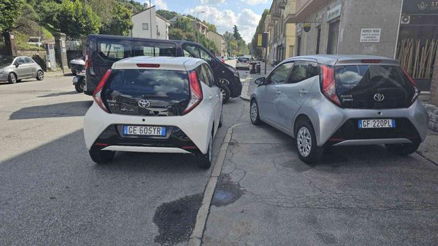 TOYOTA Aygo Connect 1.0 VVT-i 72 CV 5 porte x-play