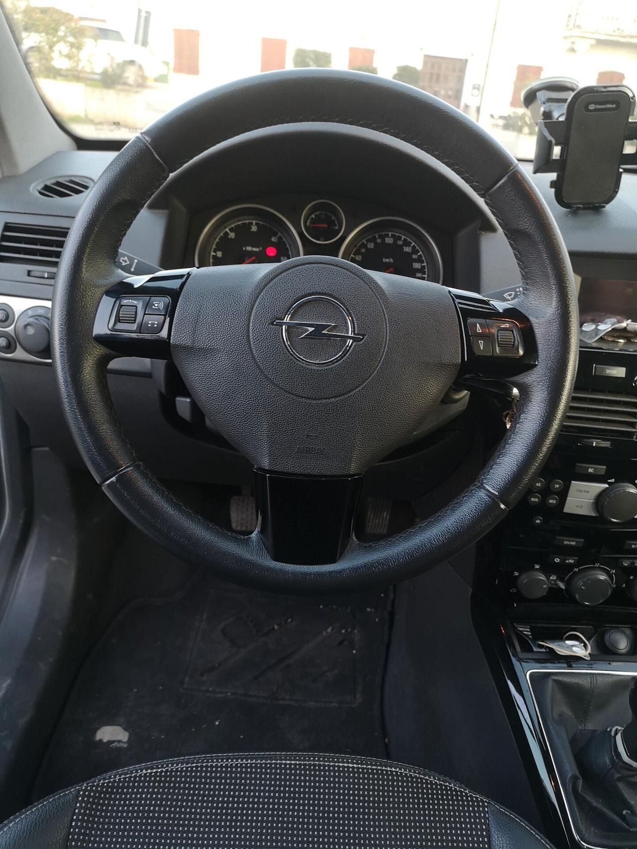 Opel Astra GTC 1.3 125 CV - 2007