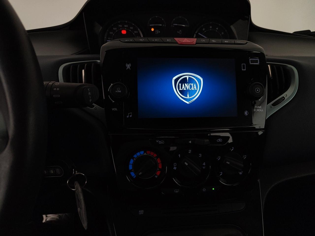 Lancia Ypsilon 1.0 FireFly 5 porte S&S Hybrid Platino