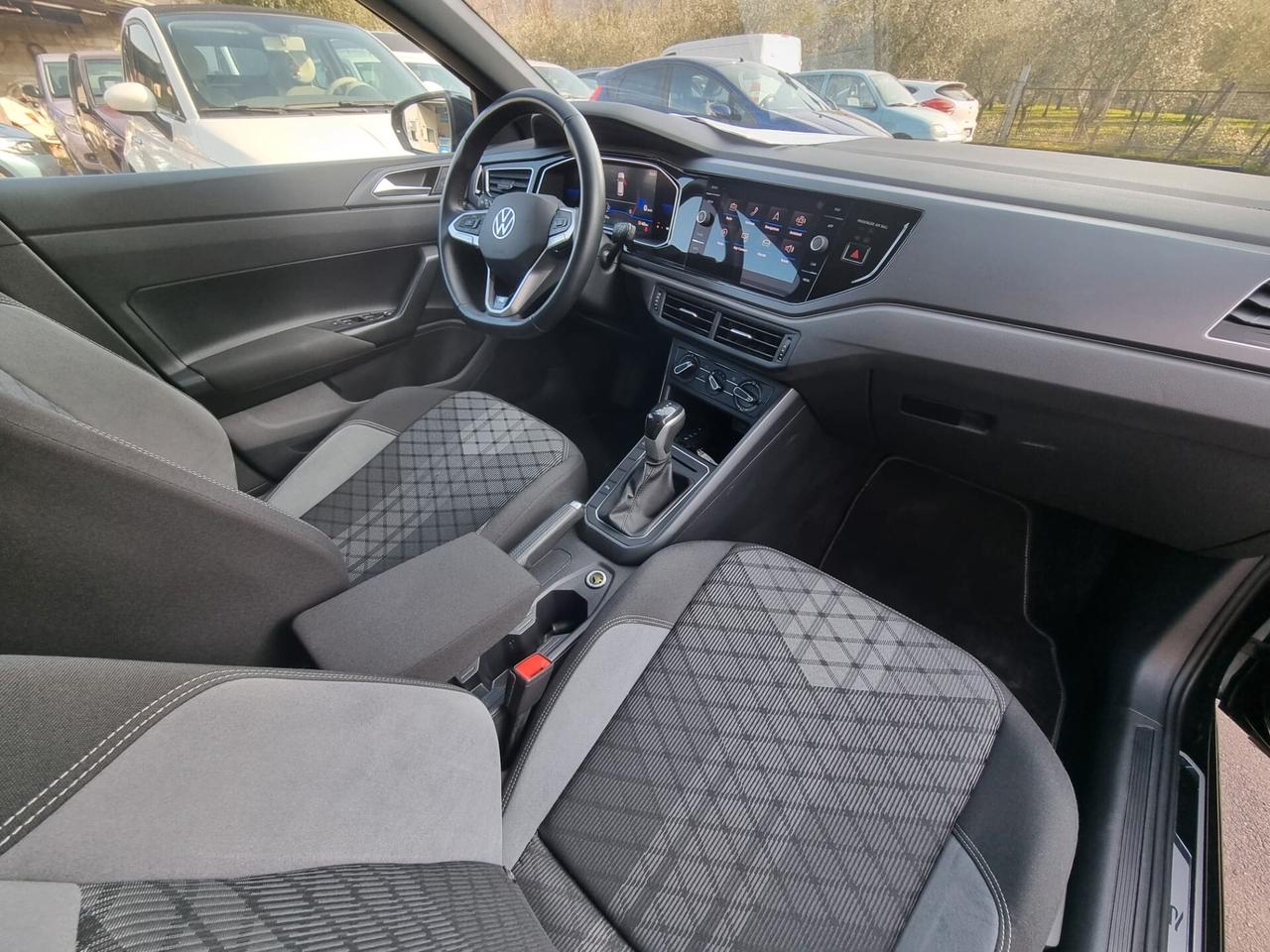 Volkswagen Polo 1.0 TSI DSG R-Line