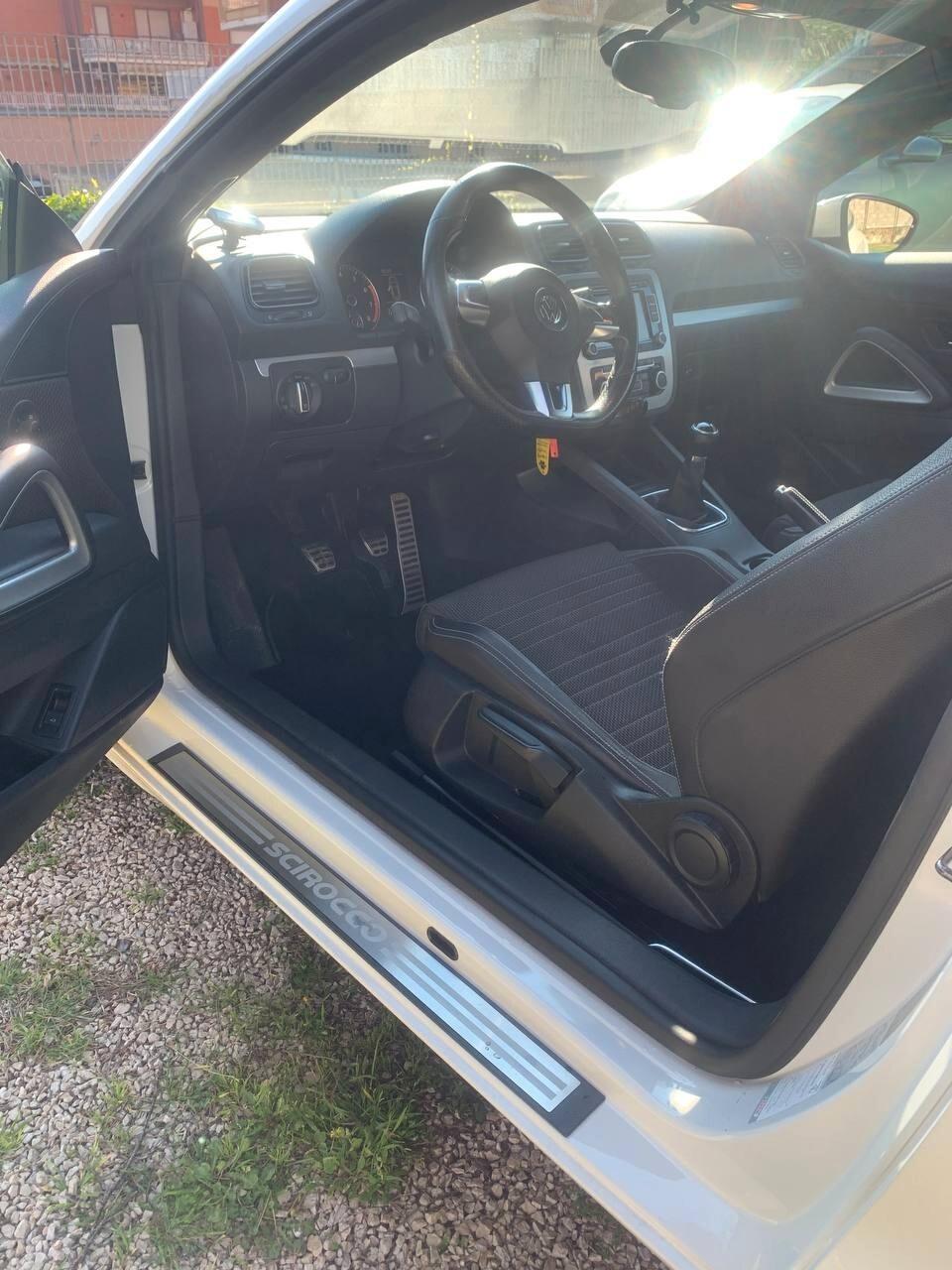 Volkswagen Scirocco 1.4 TSI 160CV - UNIPRO.