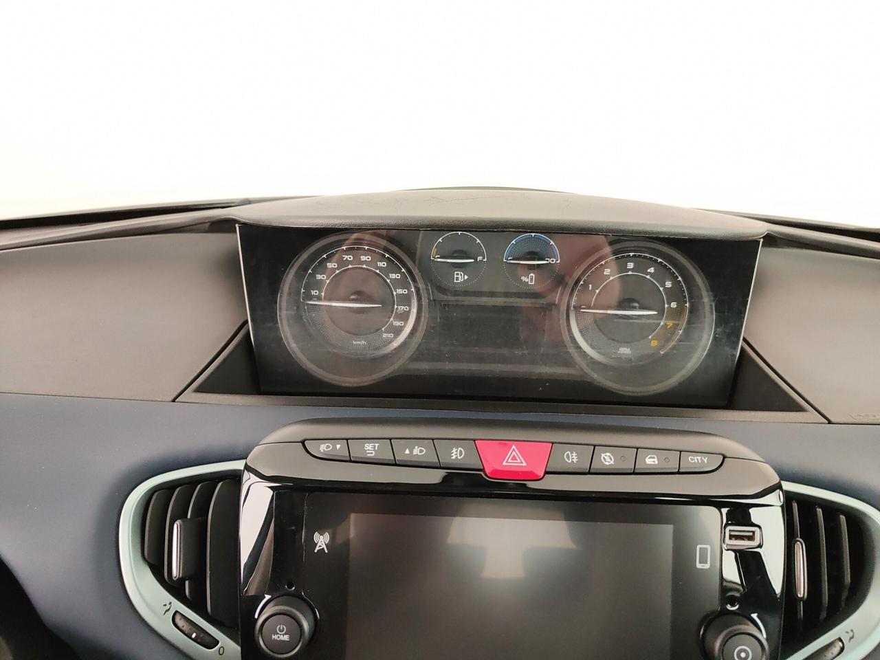 Lancia Ypsilon 1.0 FireFly 5 porte S&S Hybrid Platino