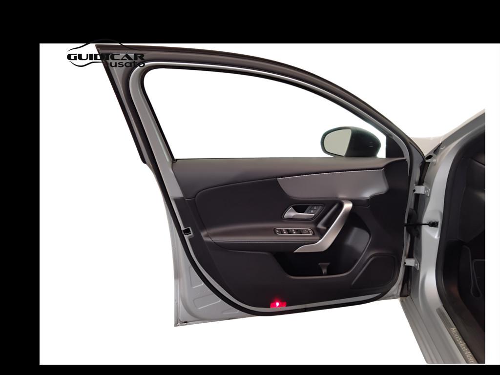 Mercedes-Benz Classe A - W177 2018 - A 180 d Sport auto