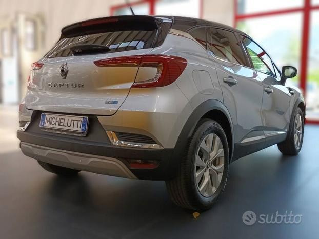 Renault Captur 1.6 E-Tech hybrid Intens 145cv auto