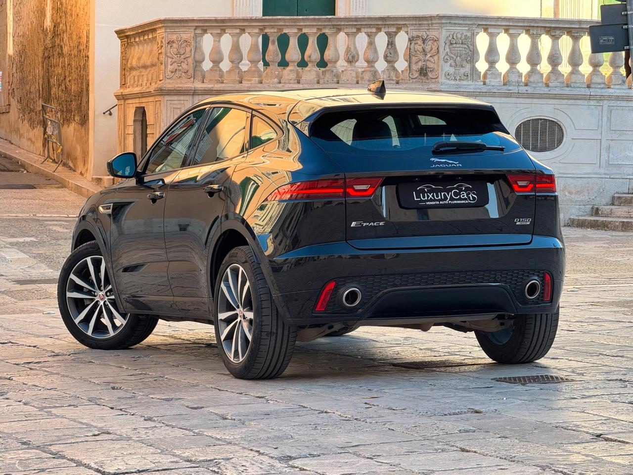 Jaguar E-Pace 2.0D 150 CV AWD R-Dynamic S Autocarro