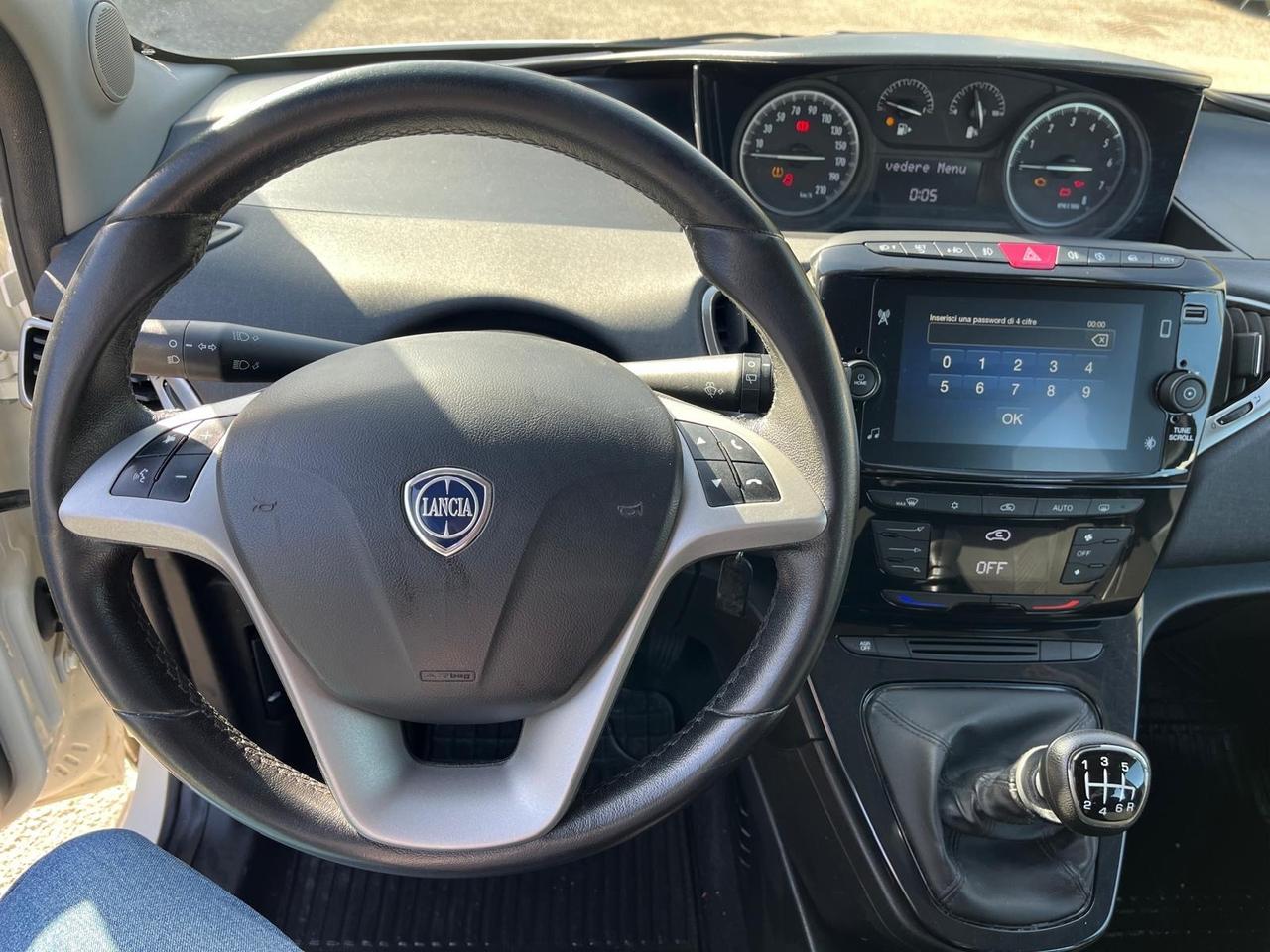 Lancia y 1.0 hybrid- 69 cv -km 69000-06/2022