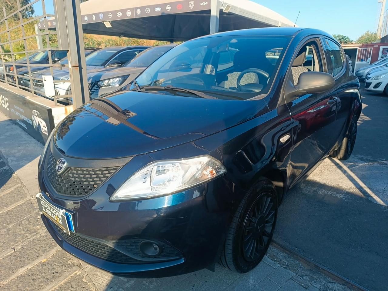 Lancia Ypsilon 1.2 69 CV 5 porte S&S Platinum