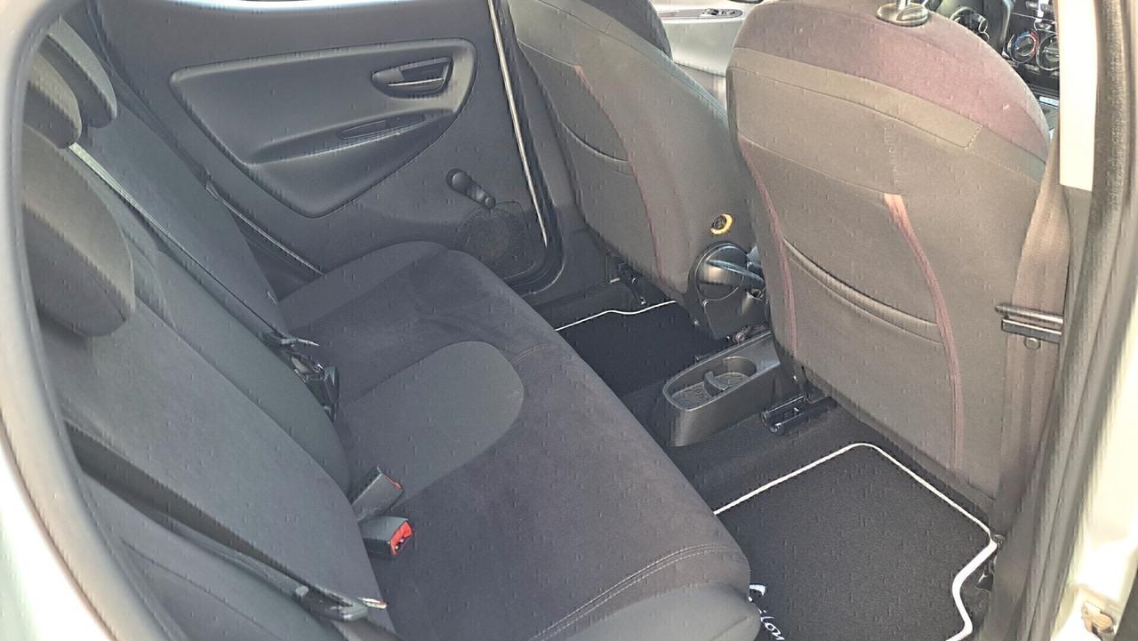 Lancia Ypsilon 1.2 69 CV 5 porte Gold