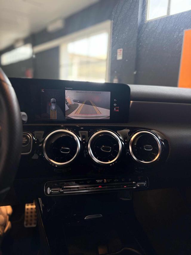 MERCEDES-BENZ A 250 e hybrid EQ Premium