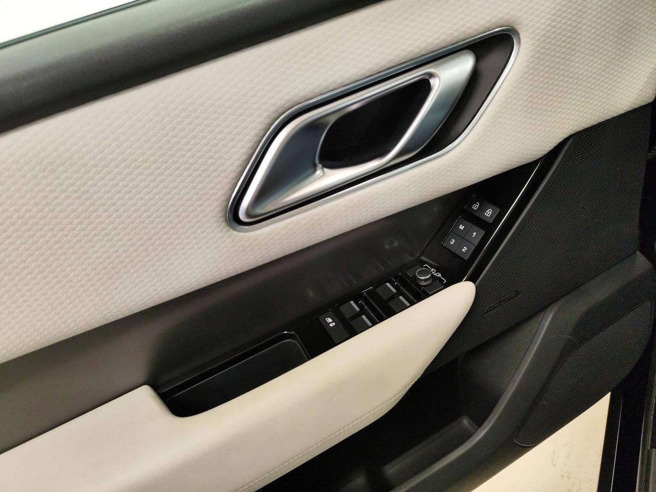 Land Rover Range Rover Velar 2.0d i4 mhev SE 4wd 204cv auto