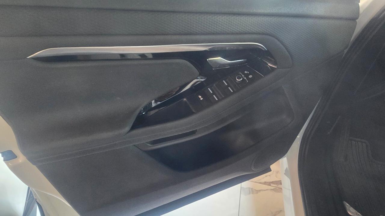 Land Rover Range Evoque 2.0D I4-L.Flw 150 CV AWD Auto R-Dynamic