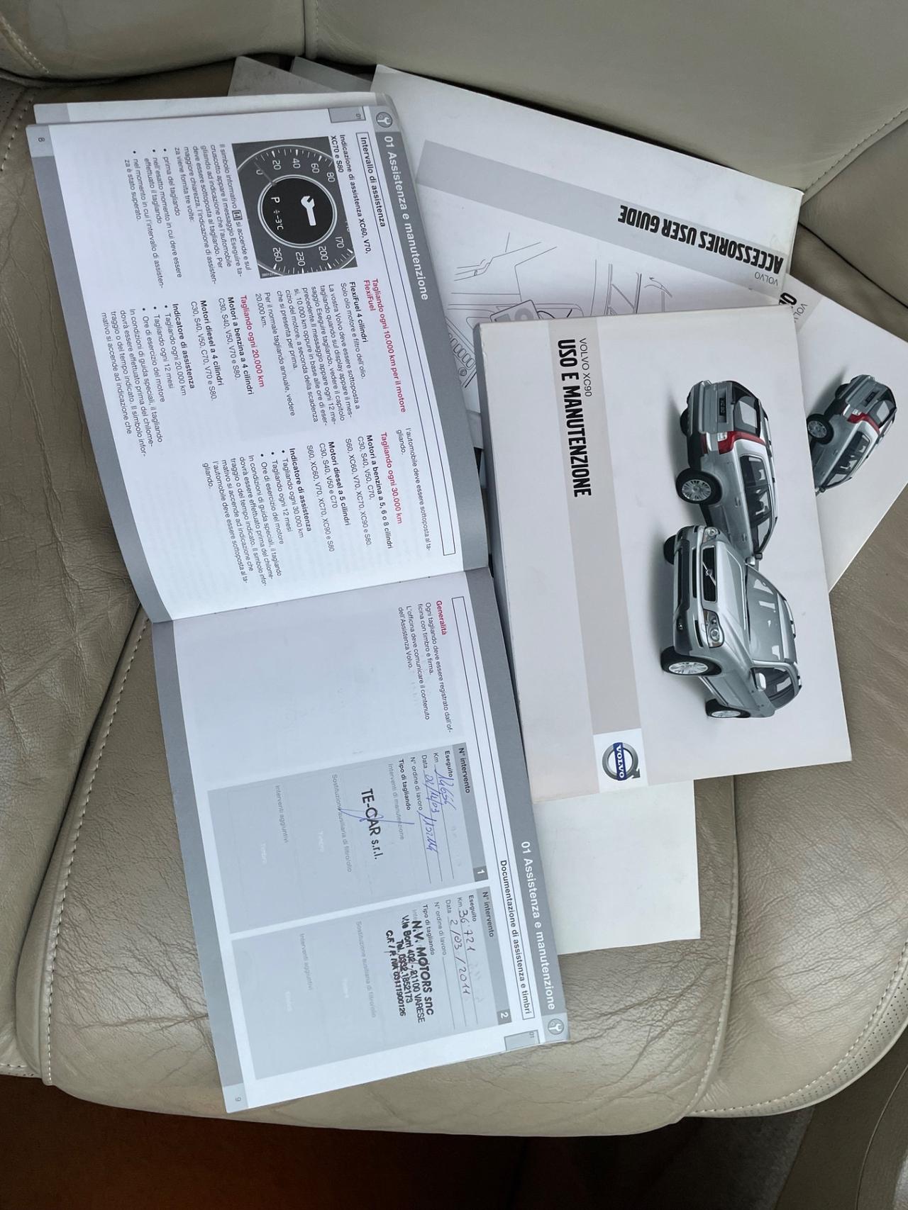 Volvo XC 90 XC90 2.4 D5 185 CV aut. AWD Executive* 7 posti *