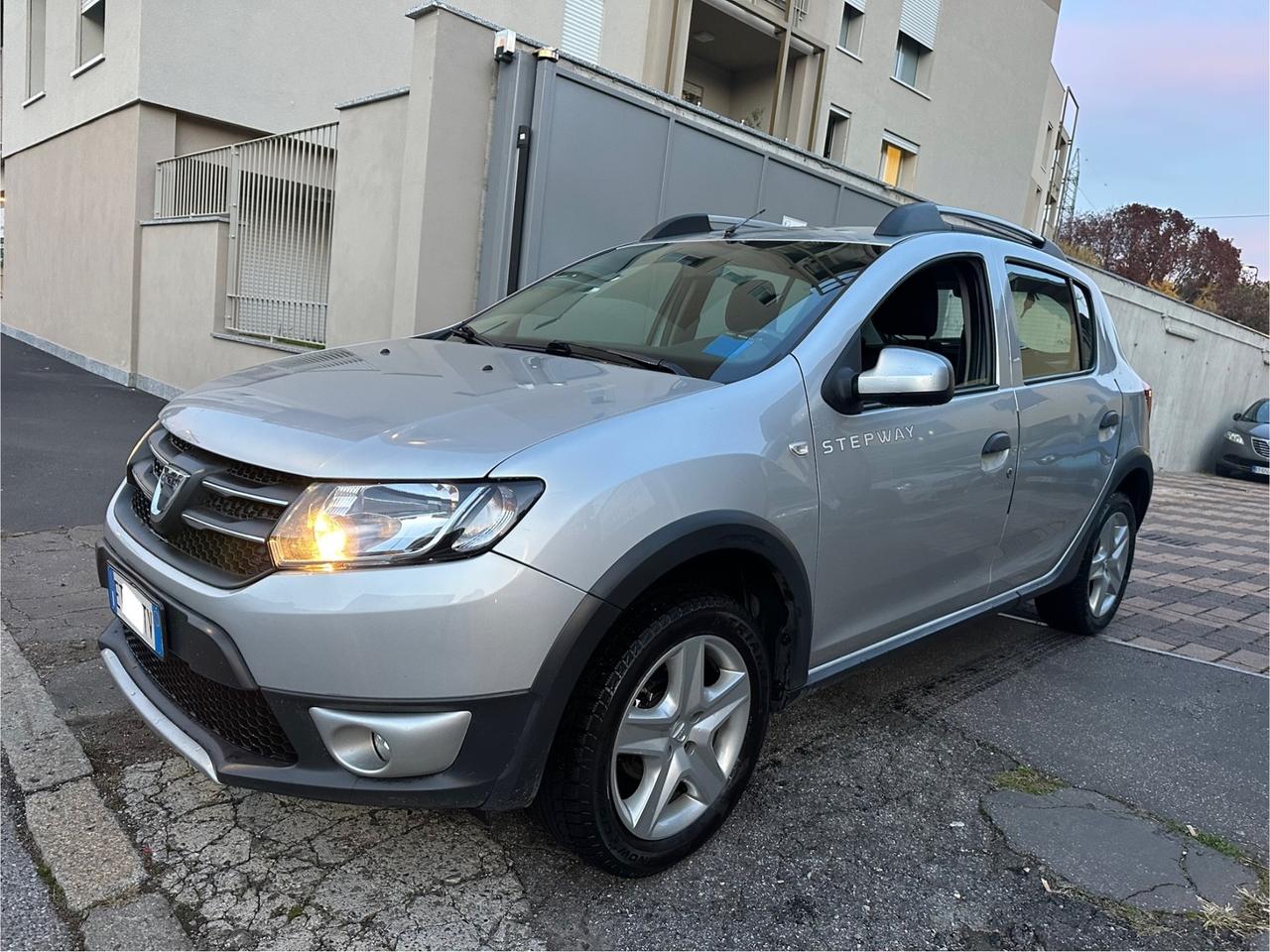 Dacia Sandero Stepway 900 TCe 90CV - ok neopatentati