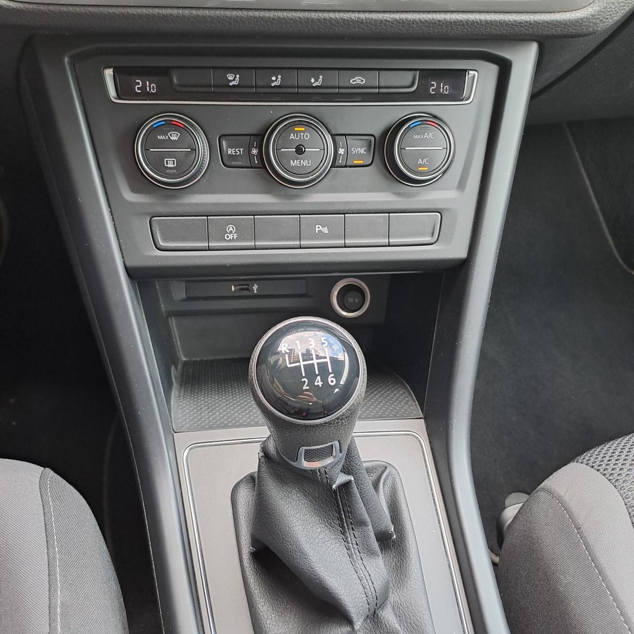VW Touran GANCIO TRAINO - 7 POSTI