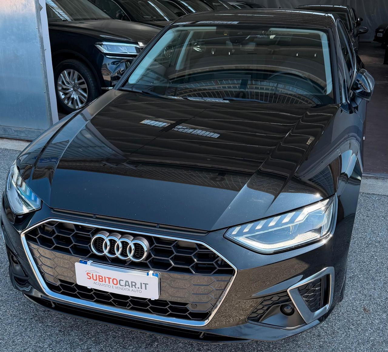 Audi A4 35 TDI/163 CV S tronic line edition fari Matrix