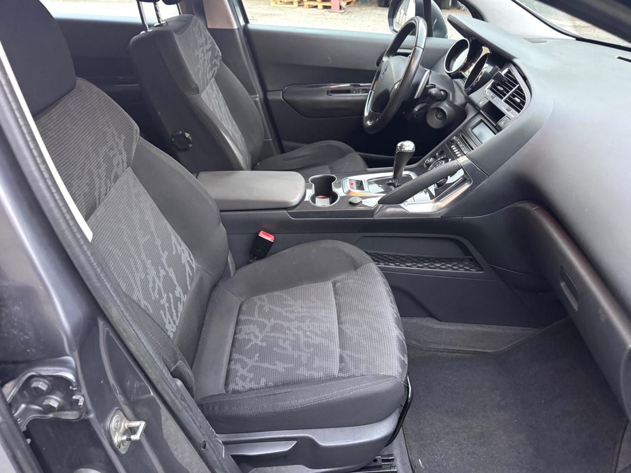 Peugeot 3008 1.6 e-HDi 112CV cambio robotizzato Stop&Start Allure