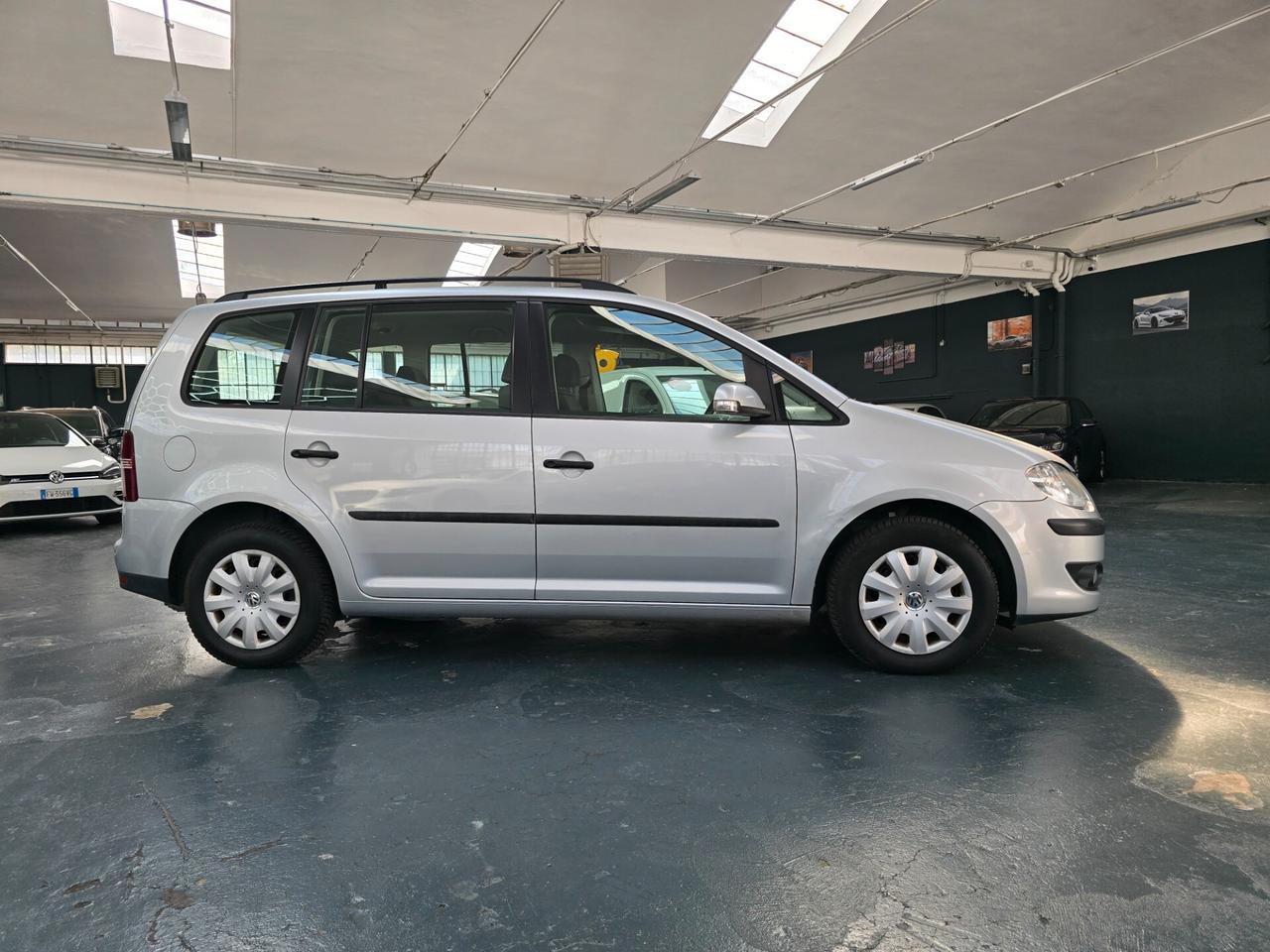 VOLKSWAGEN TOURAN 2.0 ECOFUEL HIGHLINE 7P
