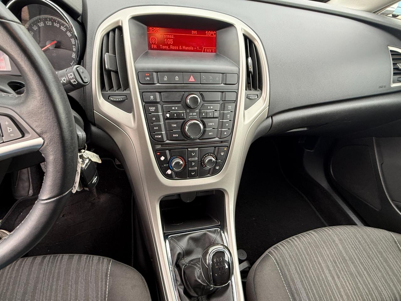 Opel Astra 1.4 Turbo 140CV Sports Tourer GPL Tech Cosmo
