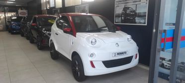 Aixam E-Minauto Chic BLANC-ROUGE