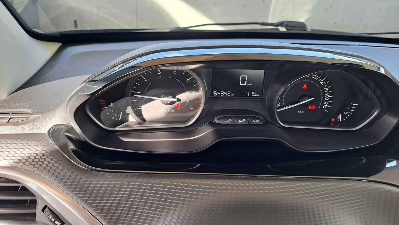 Peugeot 208 PureTech 82 Allure