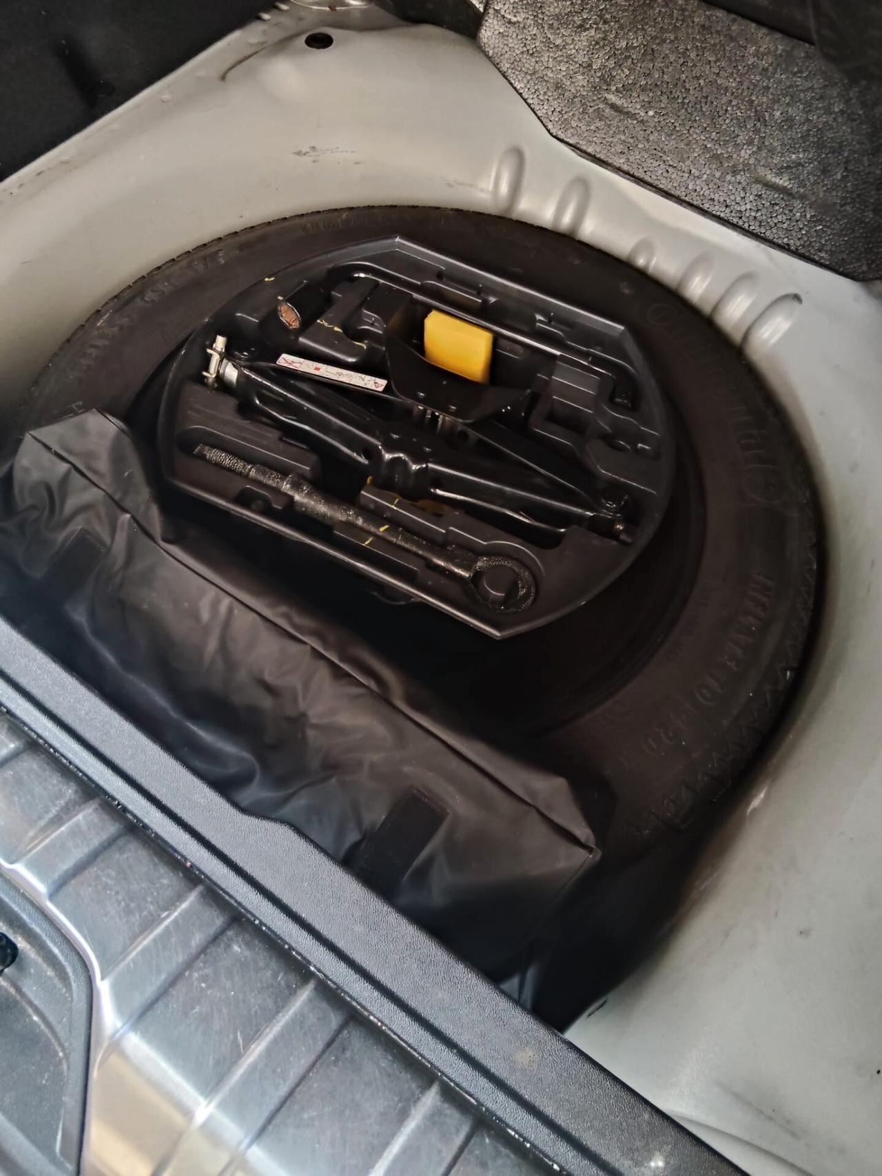 Peugeot 2008 1.6 e-HDi 115 CV Stop&Start Allure