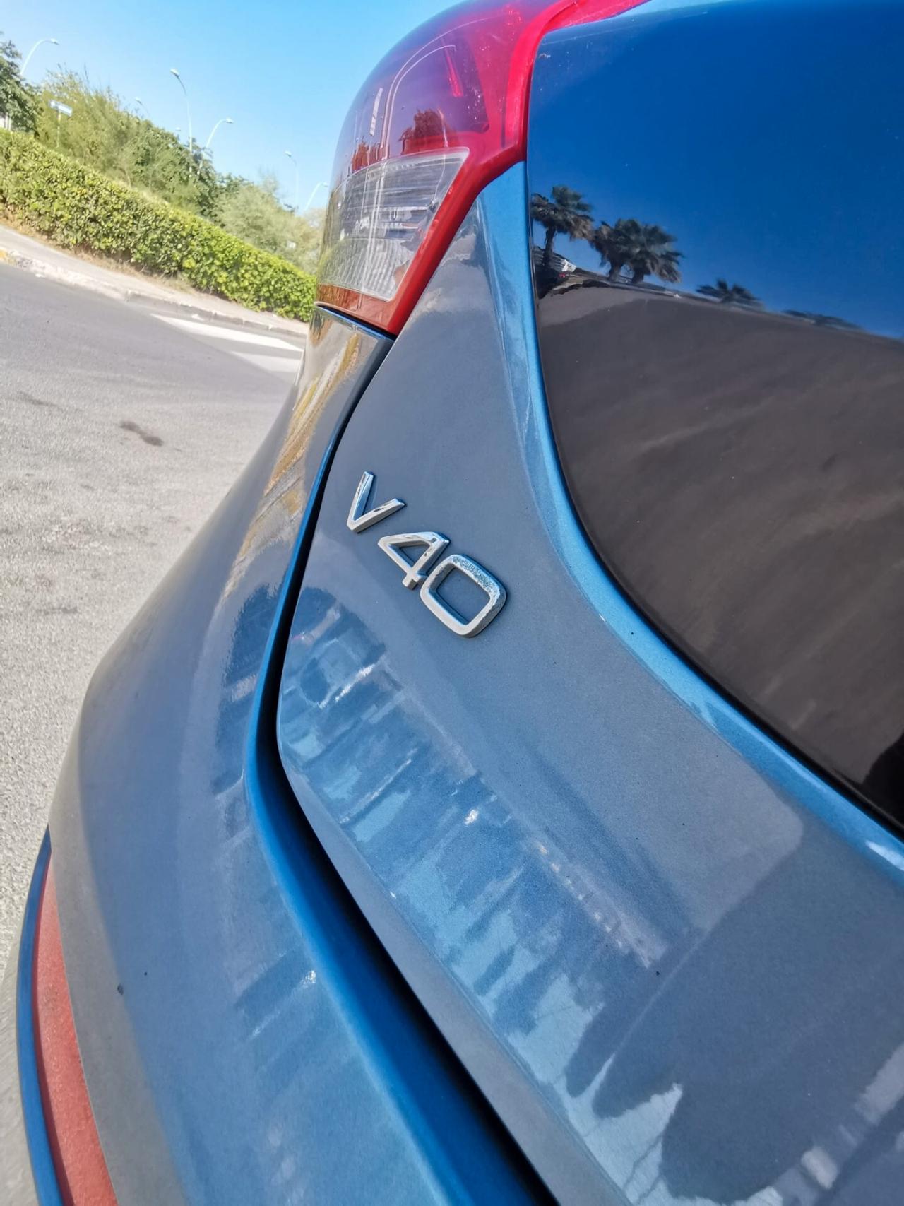 Volvo V40 D2 1.6 Summum 2014