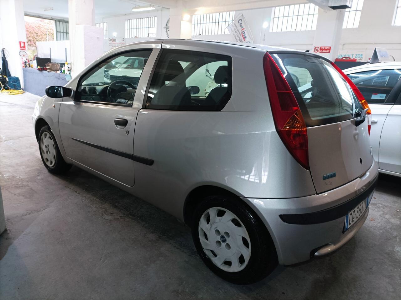 Fiat Punto 1.2i 16V (IN TRATTATIVA)