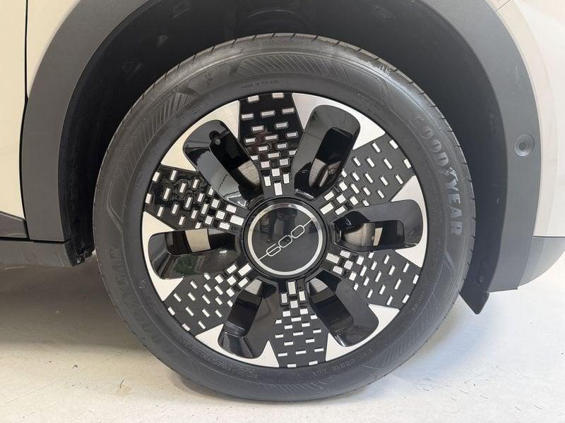 FIAT 600 600 1.2 hybrid La Prima Automatica