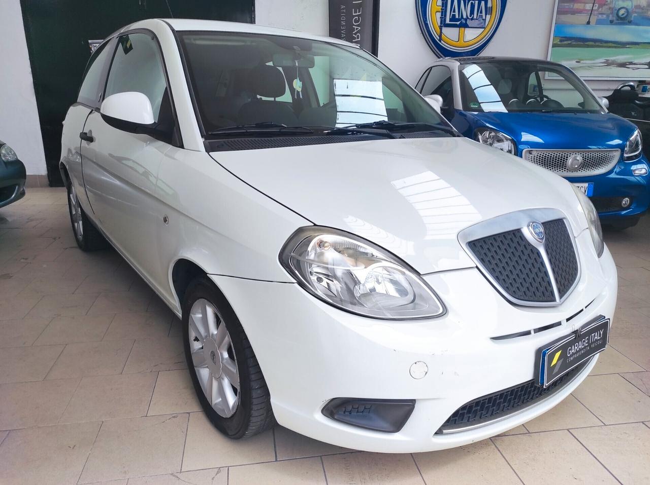 Lancia Ypsilon 1.2 Argento NEOPATENTATI