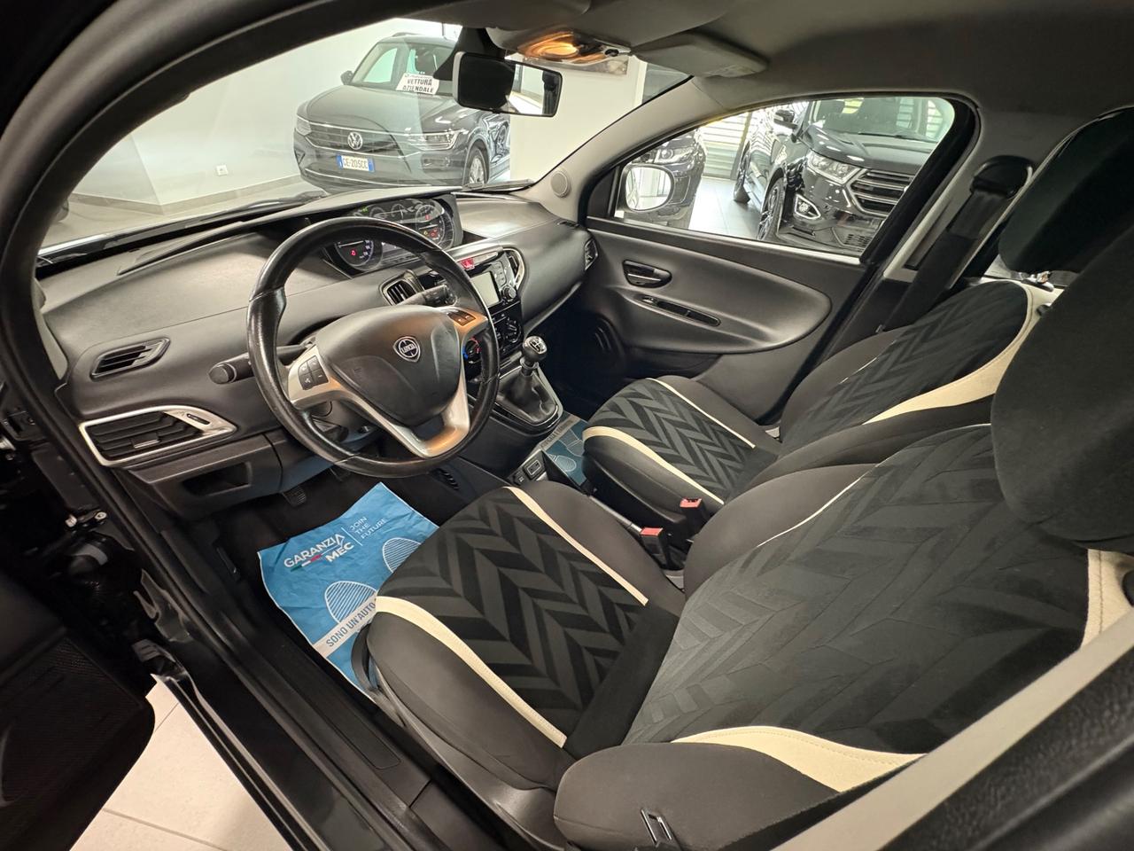 Lancia Ypsilon 1.2 benzina 69 CV 2016 km 95000