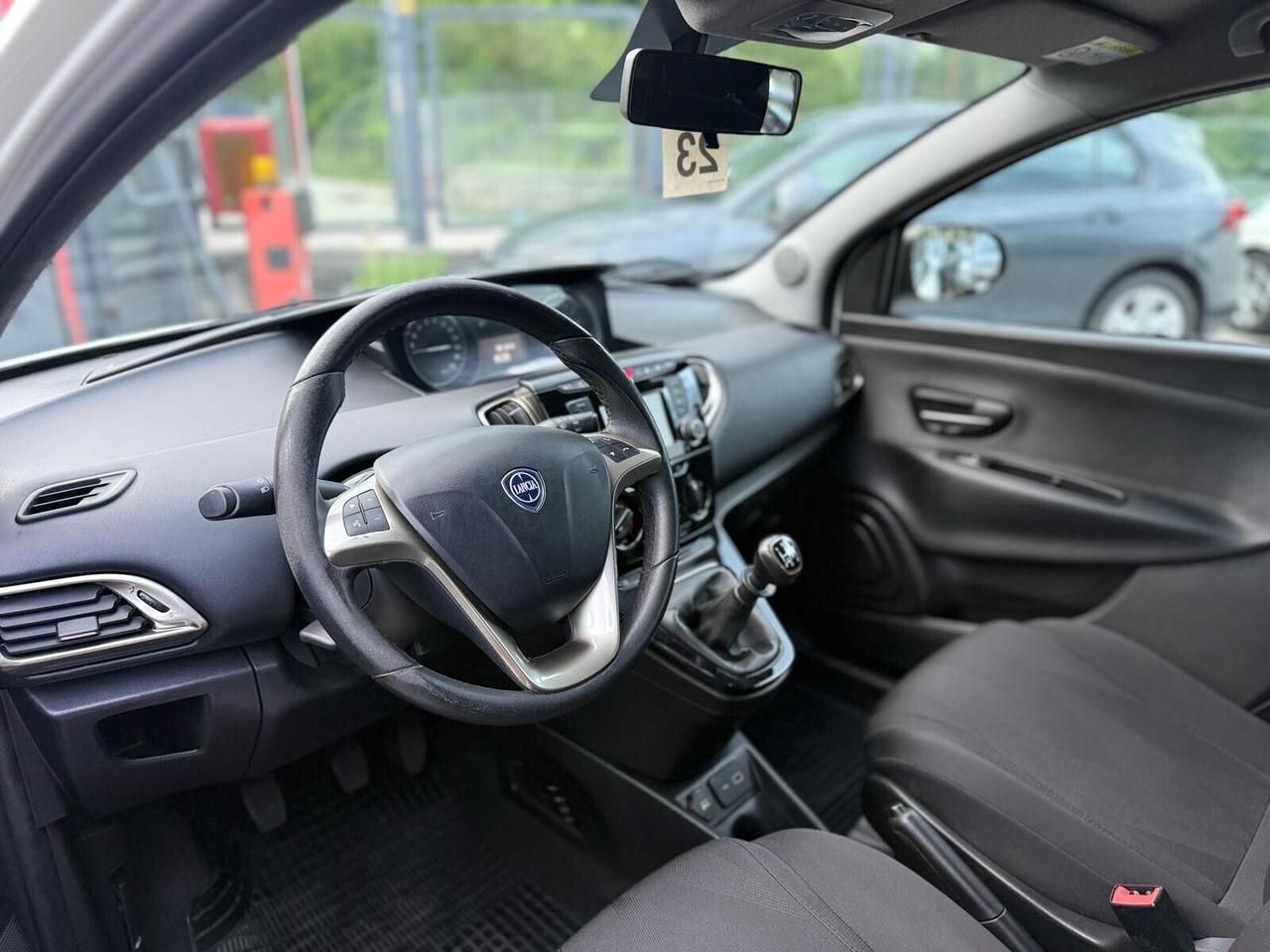 Lancia Ypsilon 1.2 Ecochic 69 CV GPL Gold