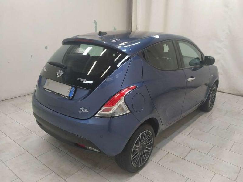 Lancia Ypsilon 1.0 firefly hybrid Gold s&s 70cv