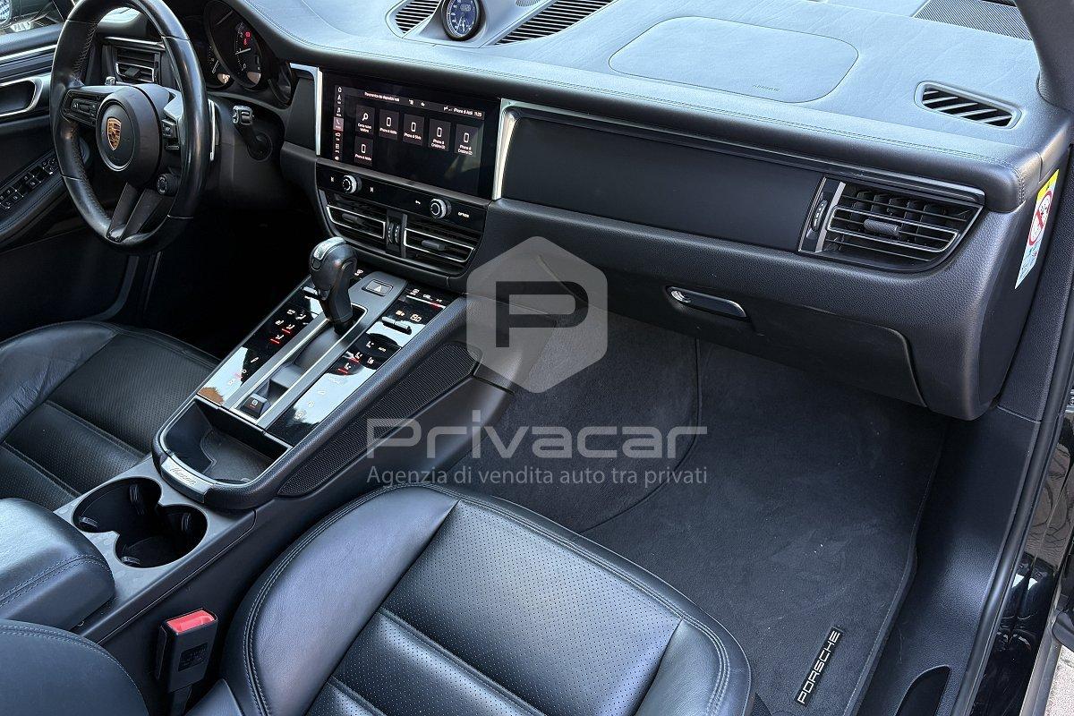 PORSCHE Macan 2.0 T