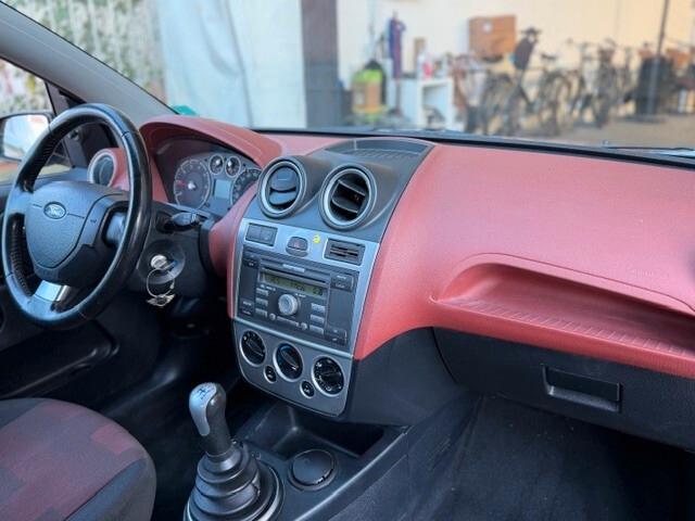 Ford Fiesta 1.2 16V 5p. Ghia