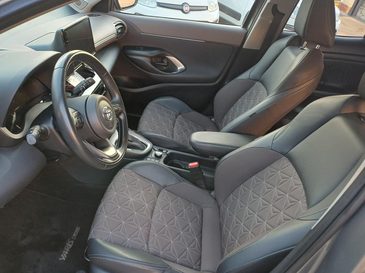 Toyota Yaris Cross 1.5 4WD-i(TETTO PANORAMICO)