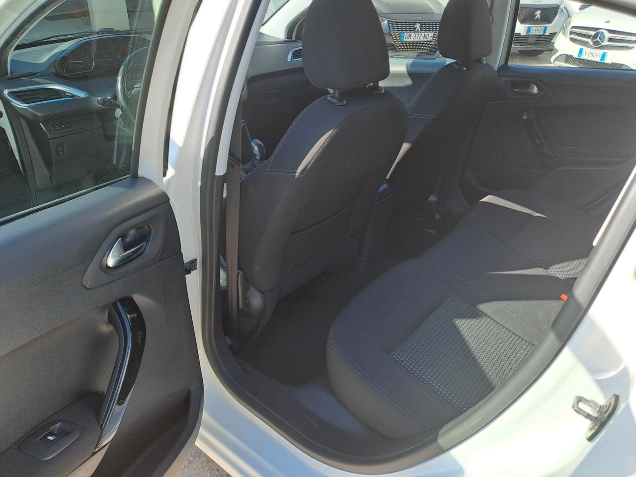 Peugeot 208 BlueHDi 75 5 porte Allure