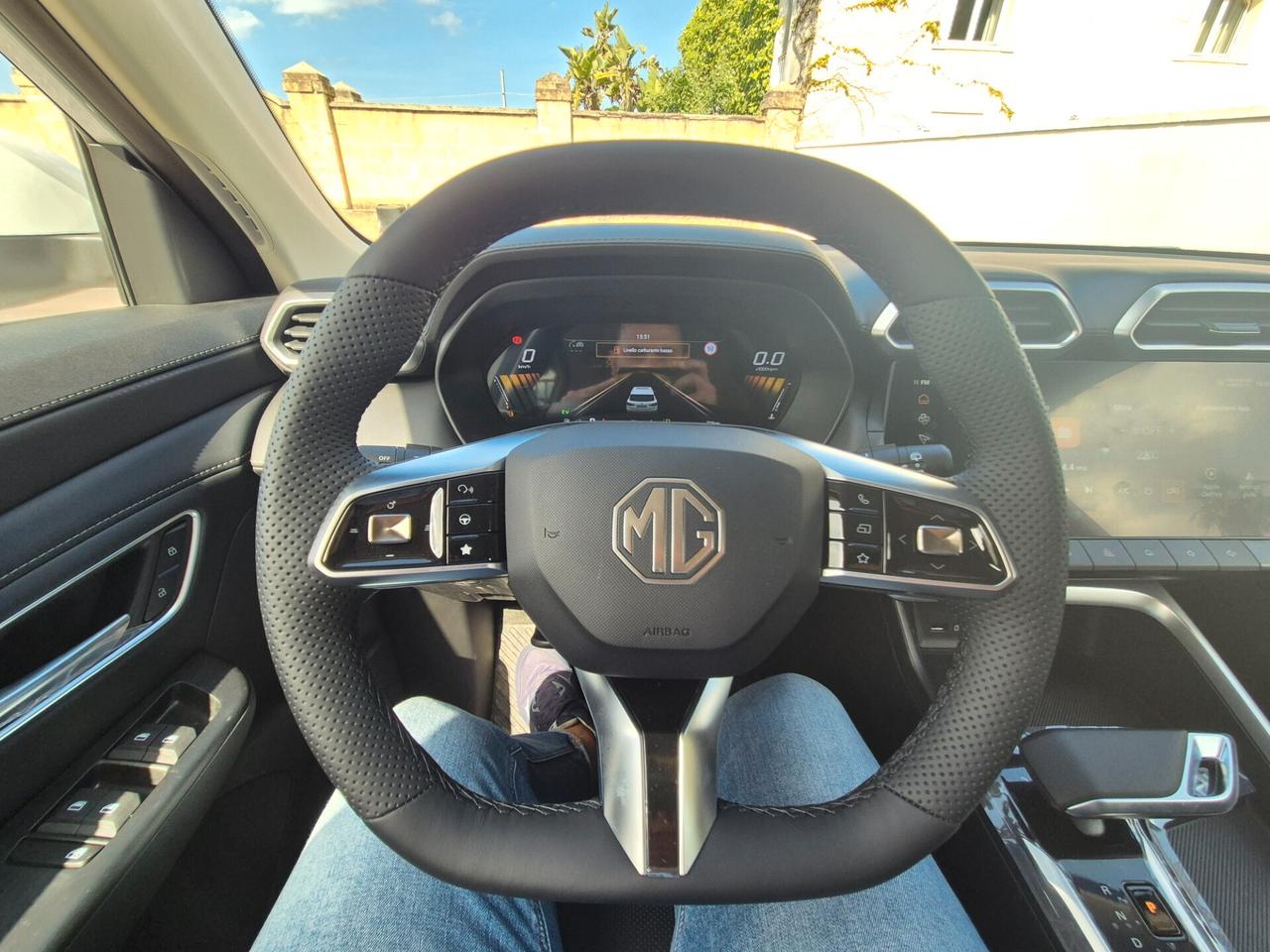 MG ZS LUXURY Full Hybrid