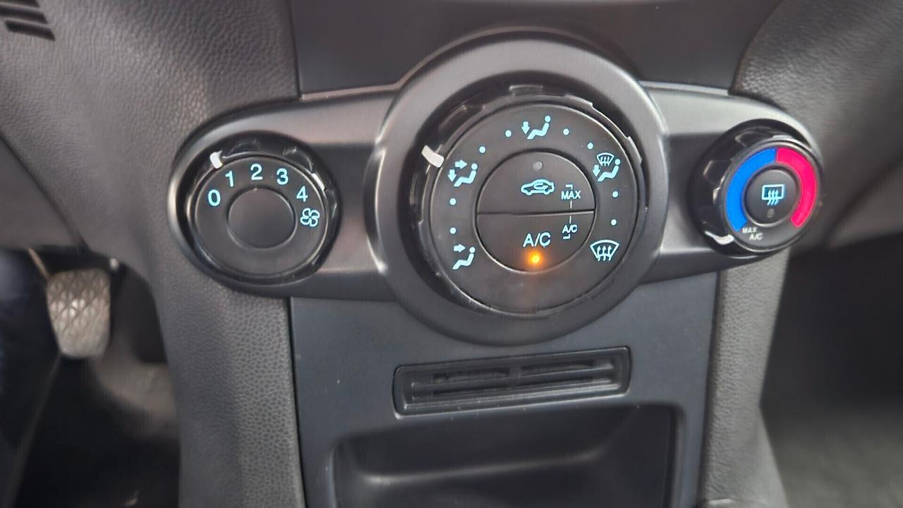 Ford Fiesta Plus 1.5 TDCi 75CV 5 porte